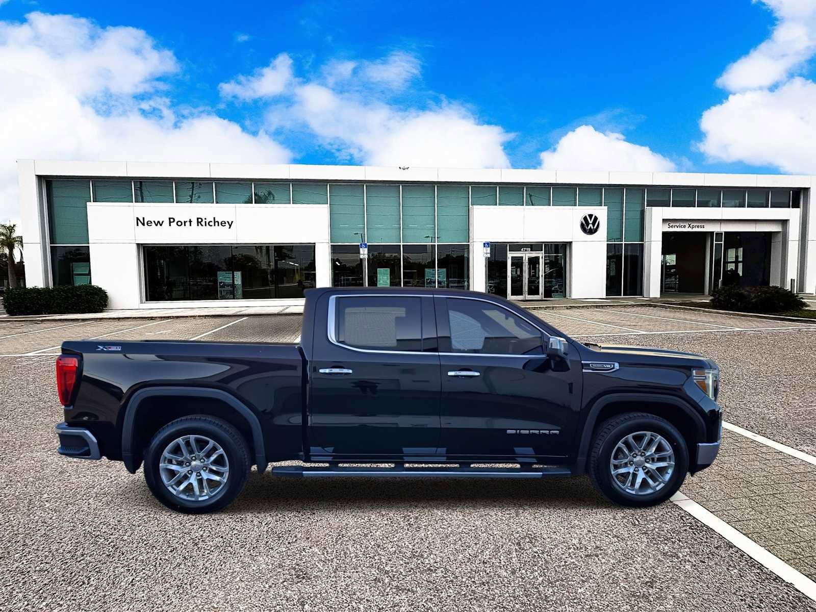 Used 2022 GMC Sierra 1500 SLT w/ SLT Premium Plus Package image 9