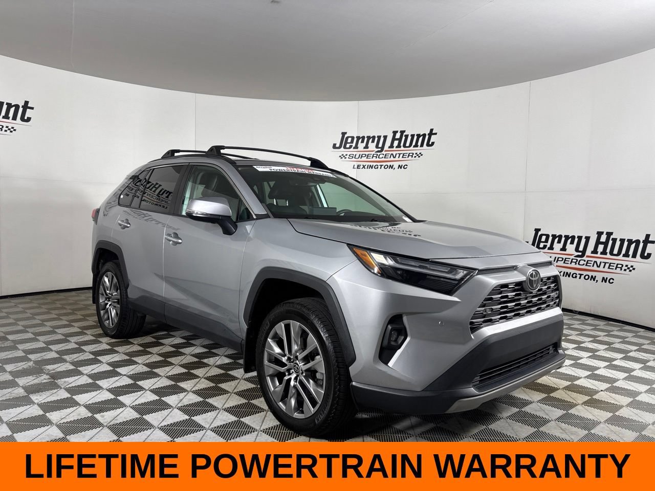 Used 2022 Toyota RAV4 Limited w/ Limited Grade Weather Package AWD/4WD image 4