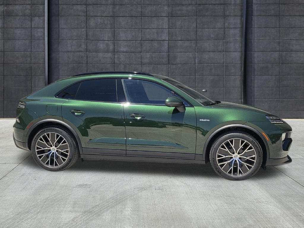 New 2026 Porsche Macan Electric RWD image 7
