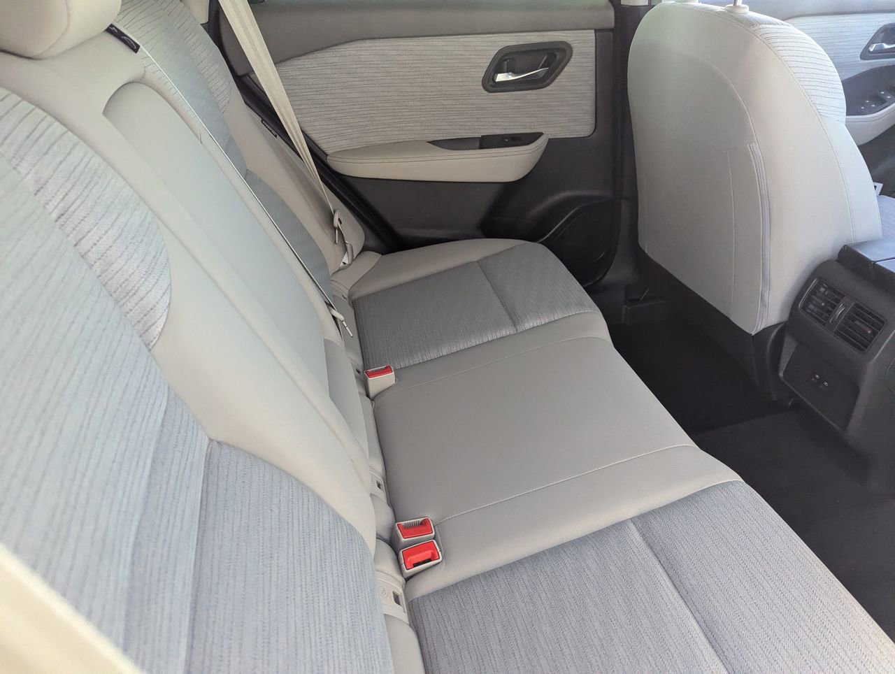 Certified 2023 Nissan Rogue SV FWD image 14