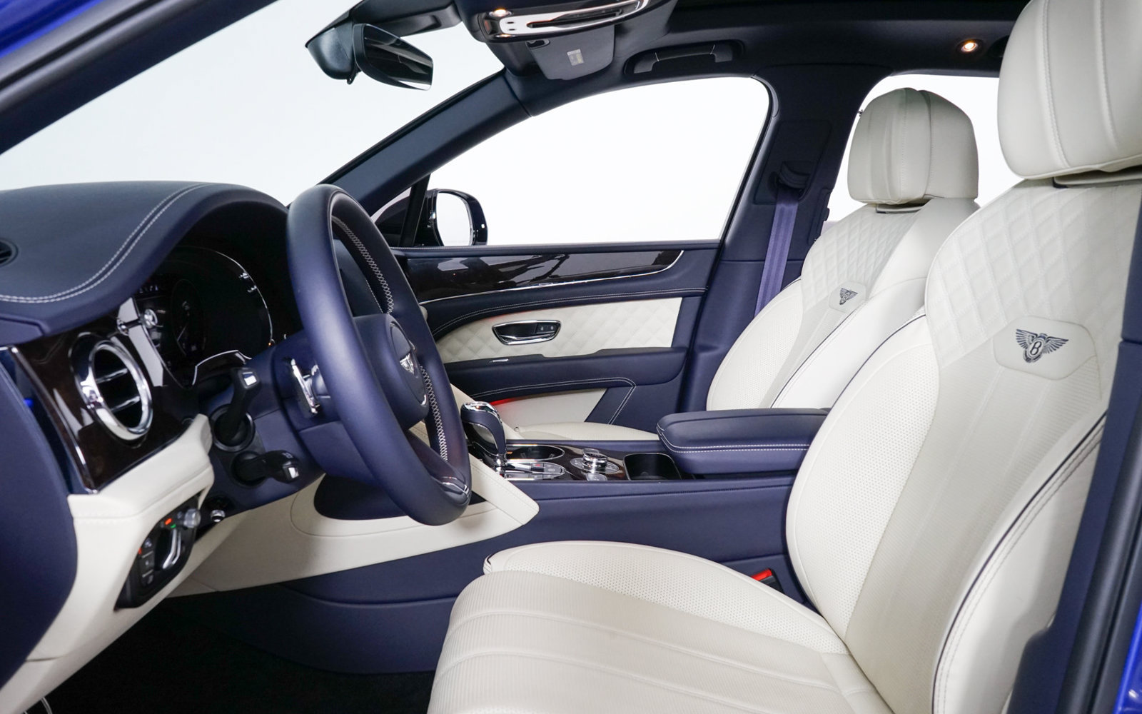 Used 2022 Bentley Bentayga AWD/4WD image 5