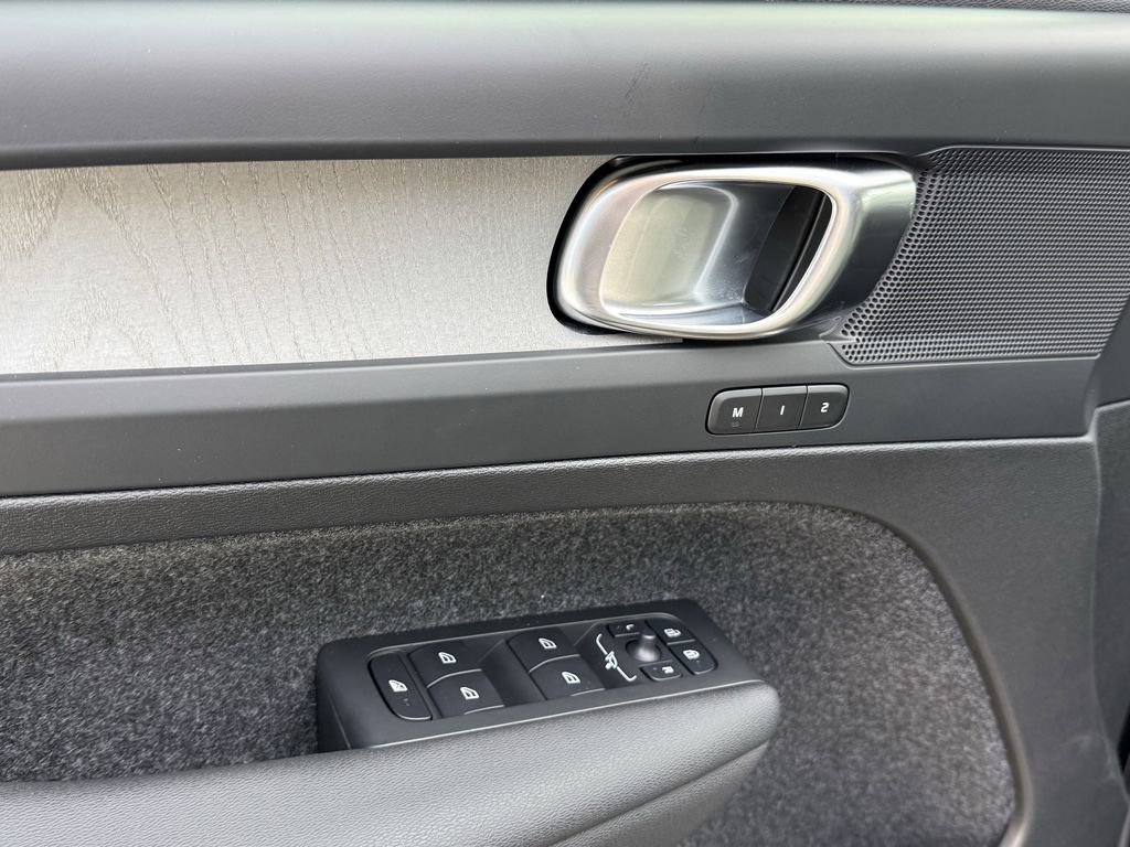 New 2025 Volvo XC40 B5 Core w/ Protection Package Premier image 13