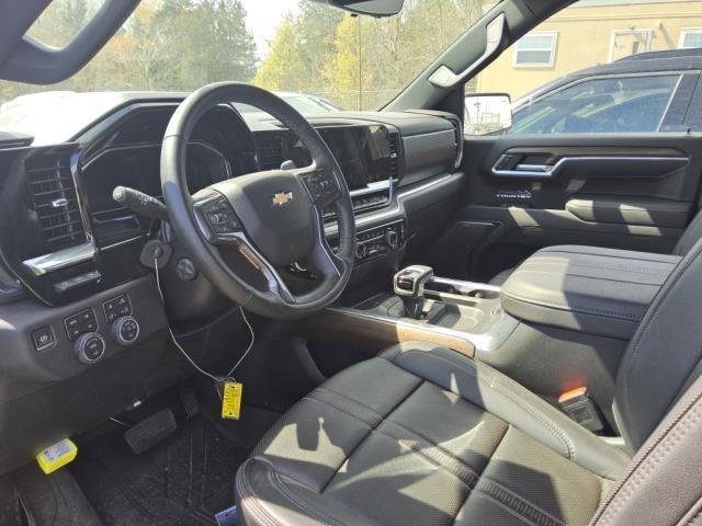 Used 2025 Chevrolet Silverado 1500 High Country w/ Technology Package image 8