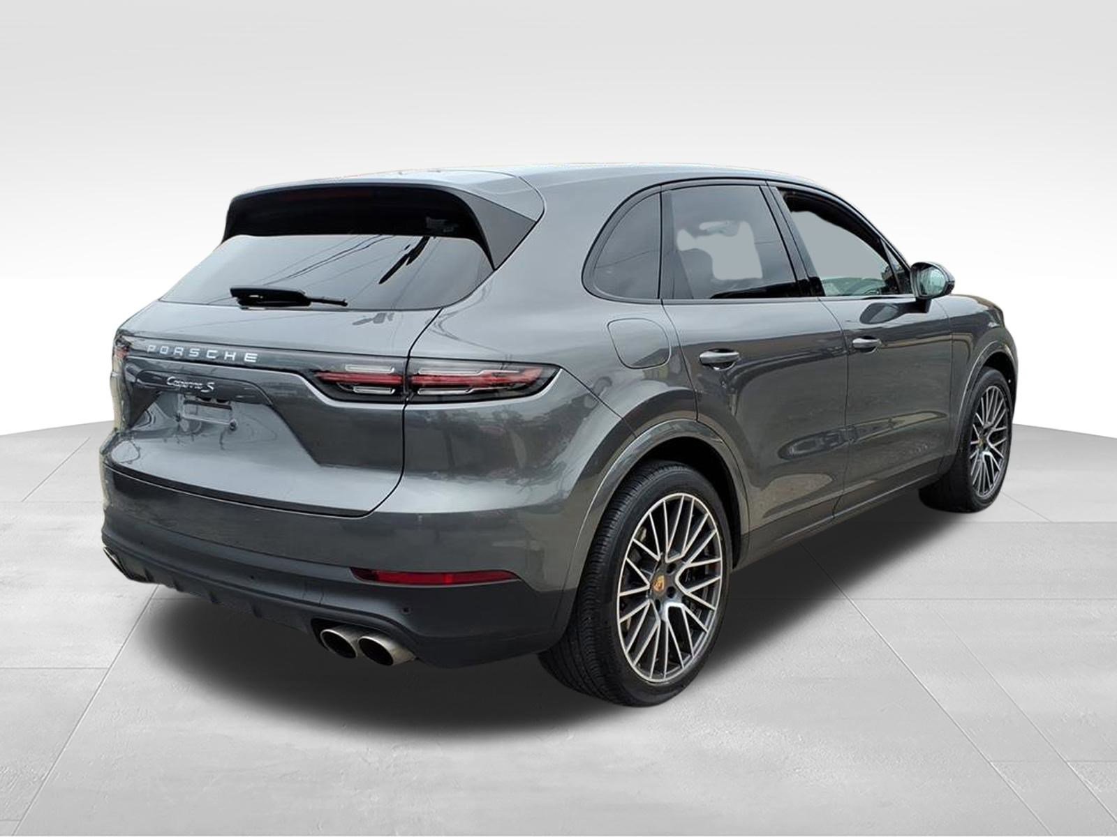 Used 2023 Porsche Cayenne S image 5