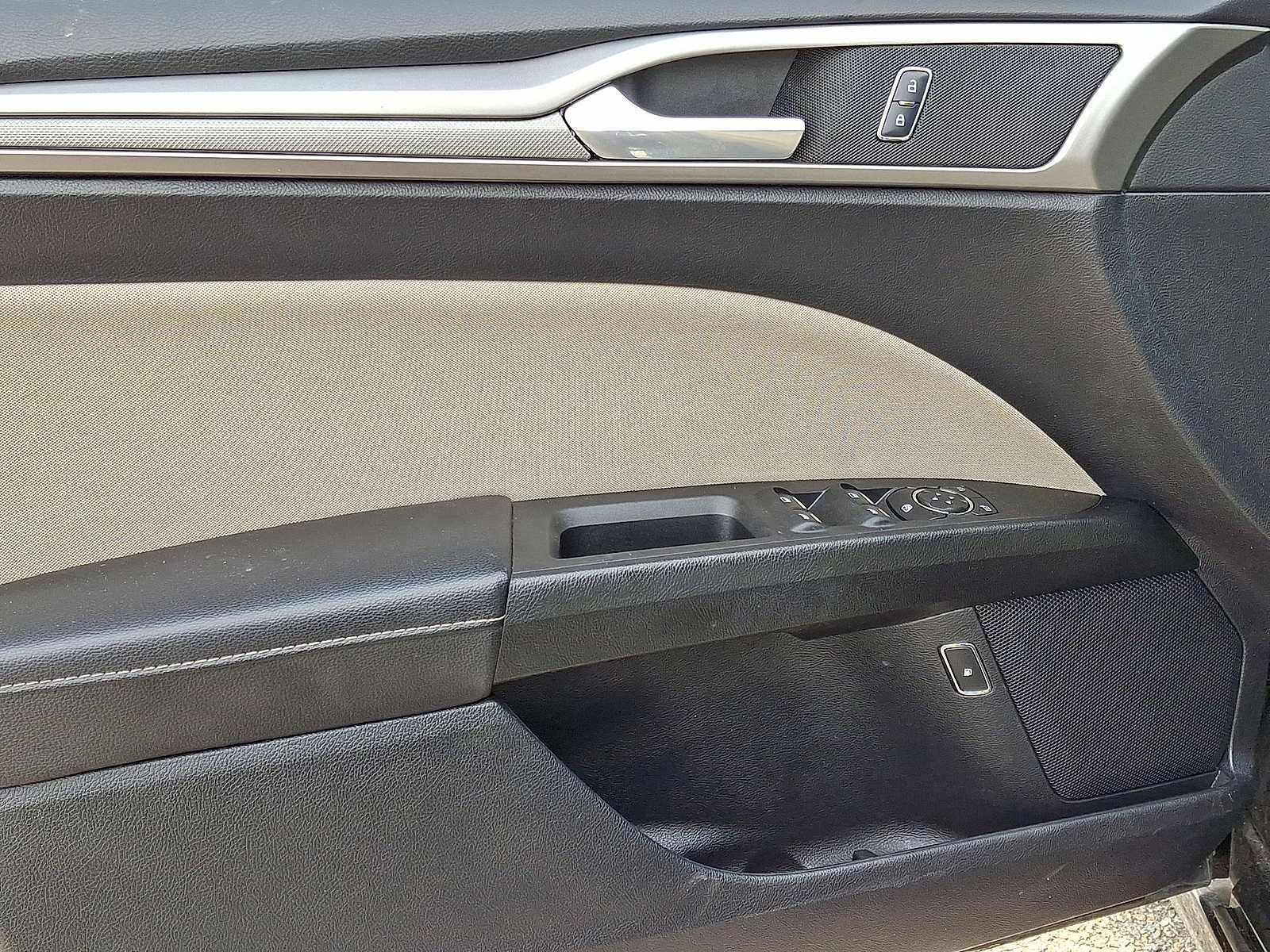 Used 2018 Ford Fusion S image 24