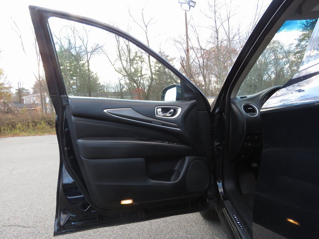 Used 2019 INFINITI QX60 Luxe w/ Essential Package image 10