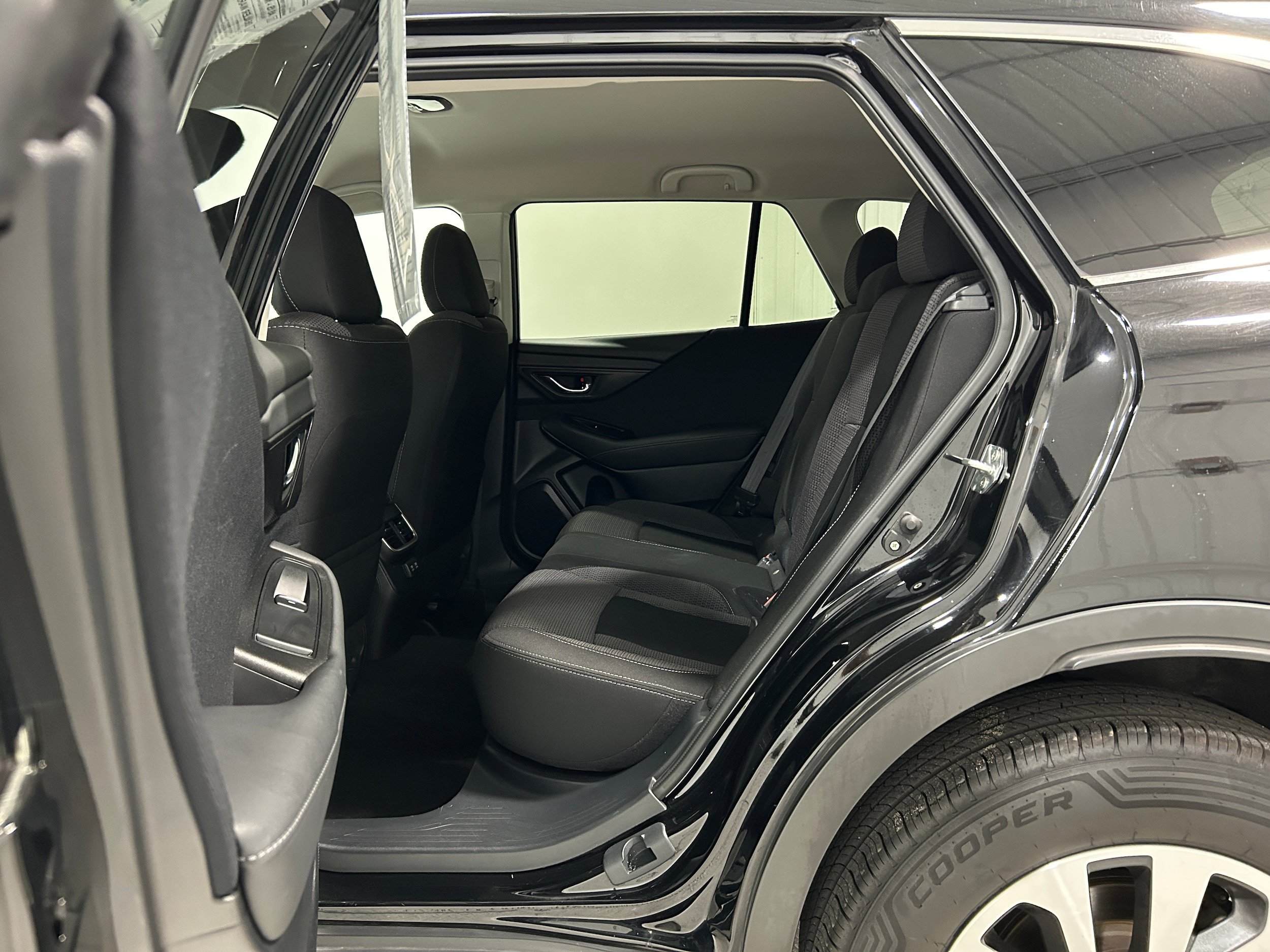 Used 2022 Subaru Outback Premium AWD/4WD image 27