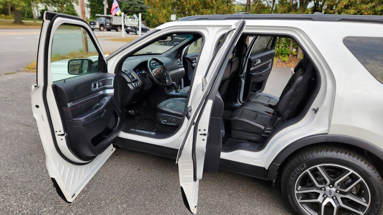 Used 2018 Ford Explorer Sport w/ Equipment Group 401A image 25