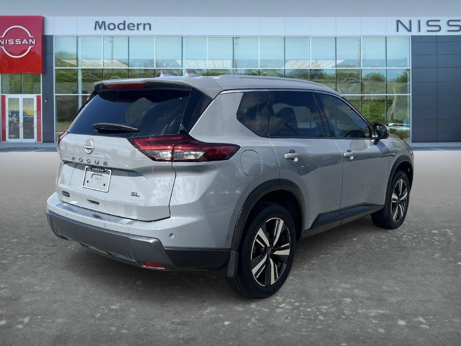 Certified 2025 Nissan Rogue SL w/ Tech Package FWD image 5
