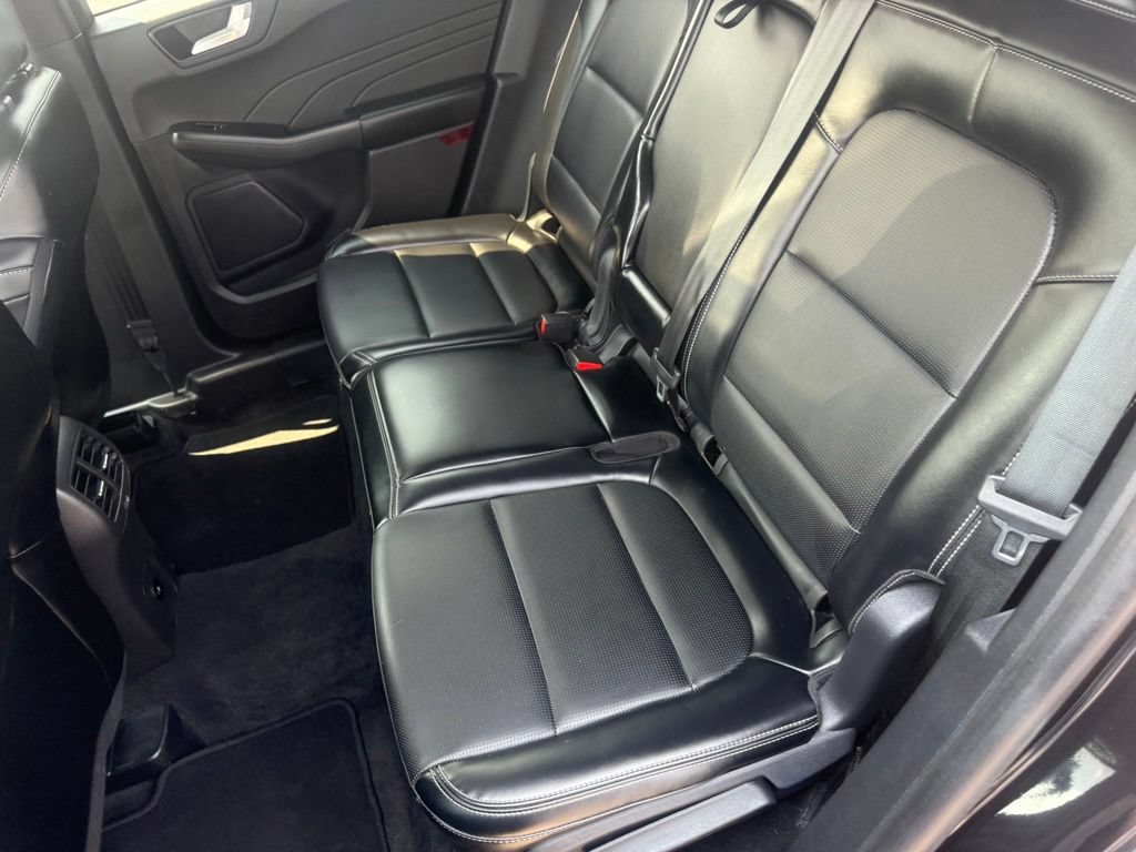 Certified 2024 Ford Escape Platinum AWD/4WD image 41