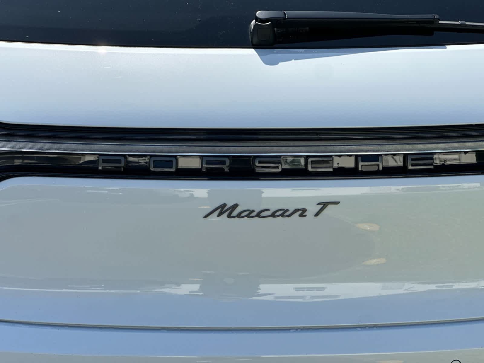 New 2026 Porsche Macan Turbo AWD/4WD image 32