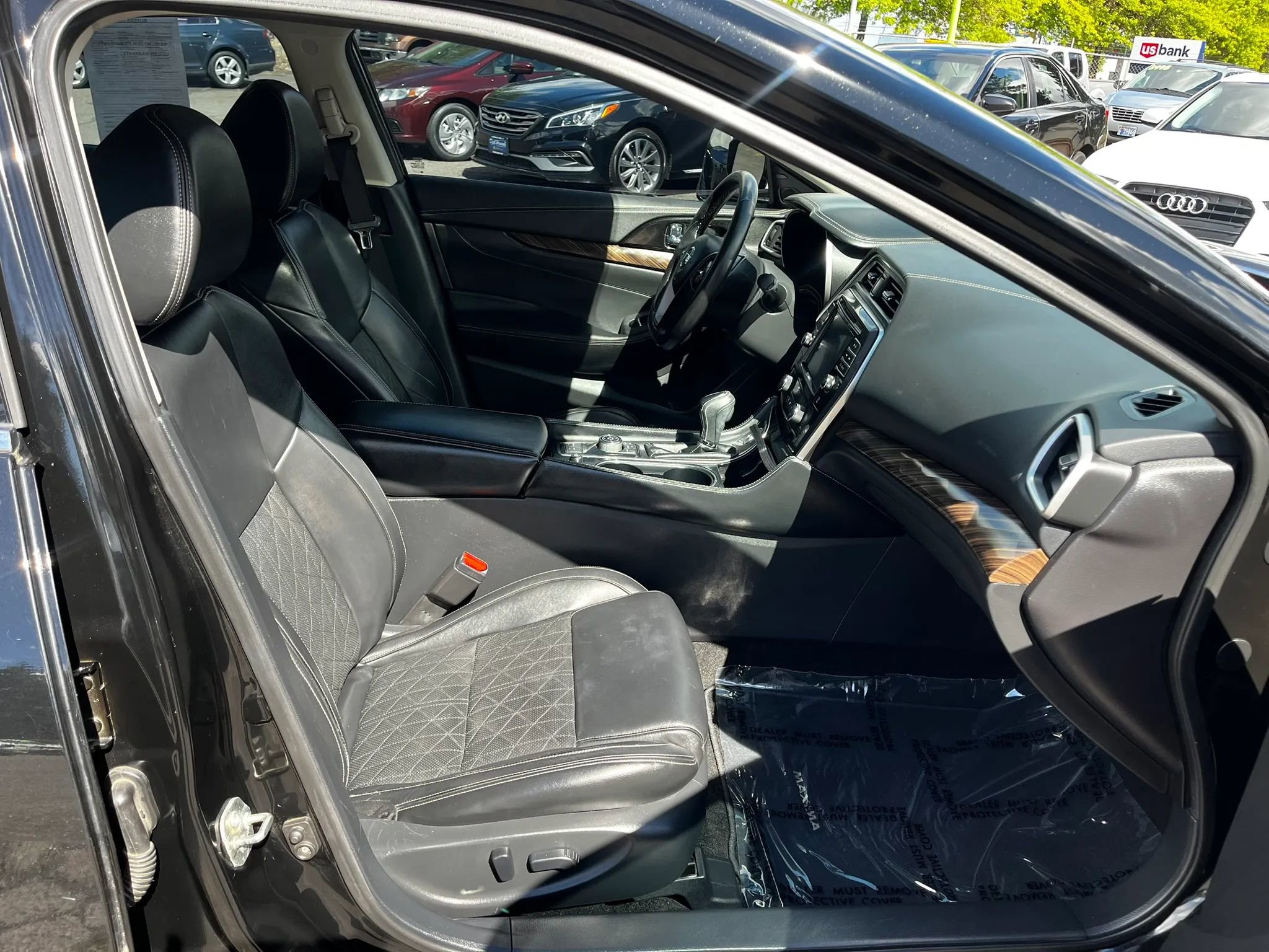 Used 2017 Nissan Maxima Platinum w/ Interior Lighting Package FWD image 17