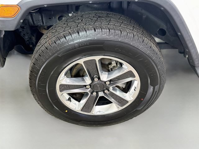 Used 2020 Jeep Wrangler Unlimited Sahara AWD/4WD image 31