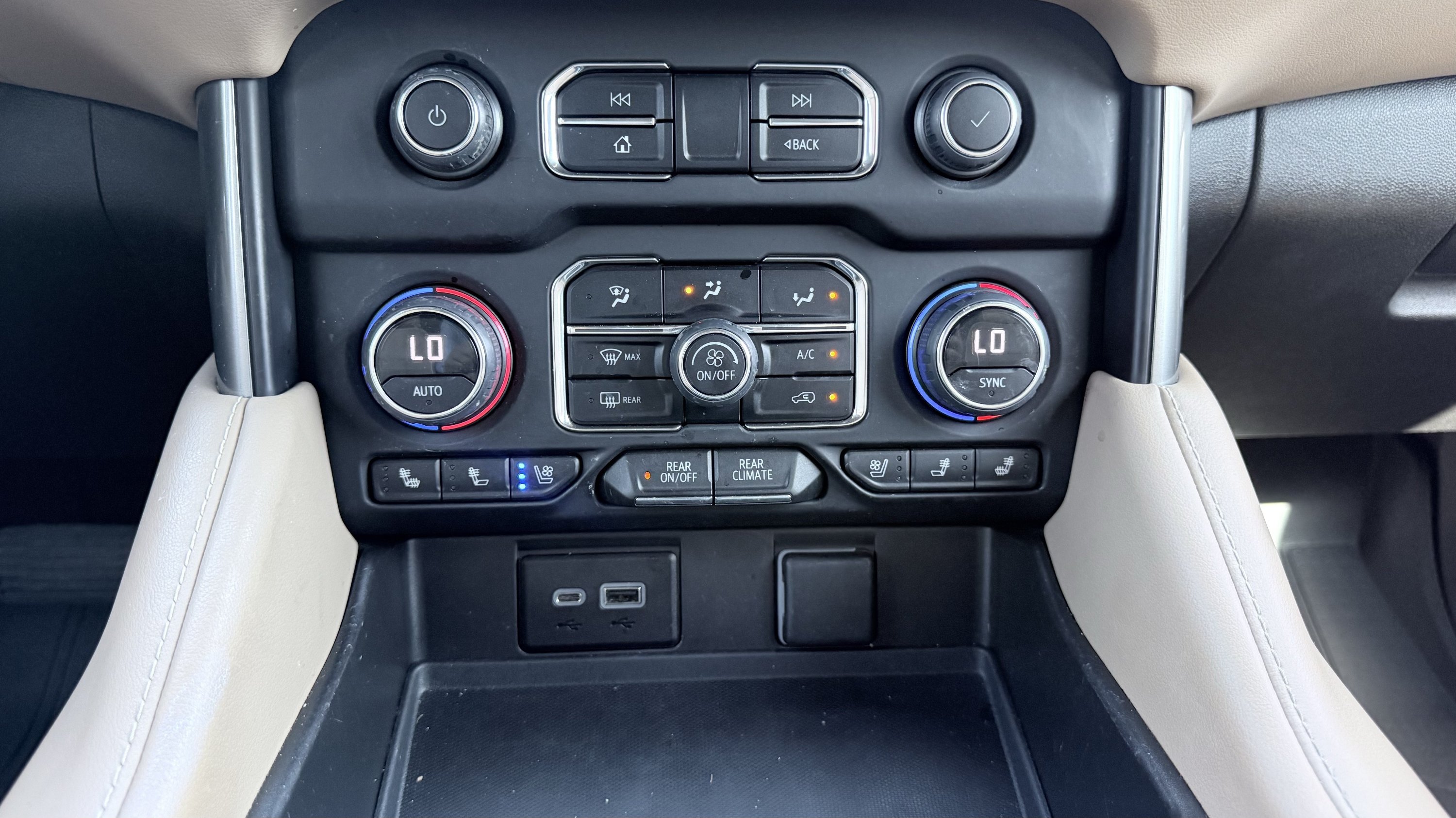 Used 2023 Chevrolet Tahoe Premier w/ Premium Package RWD image 62