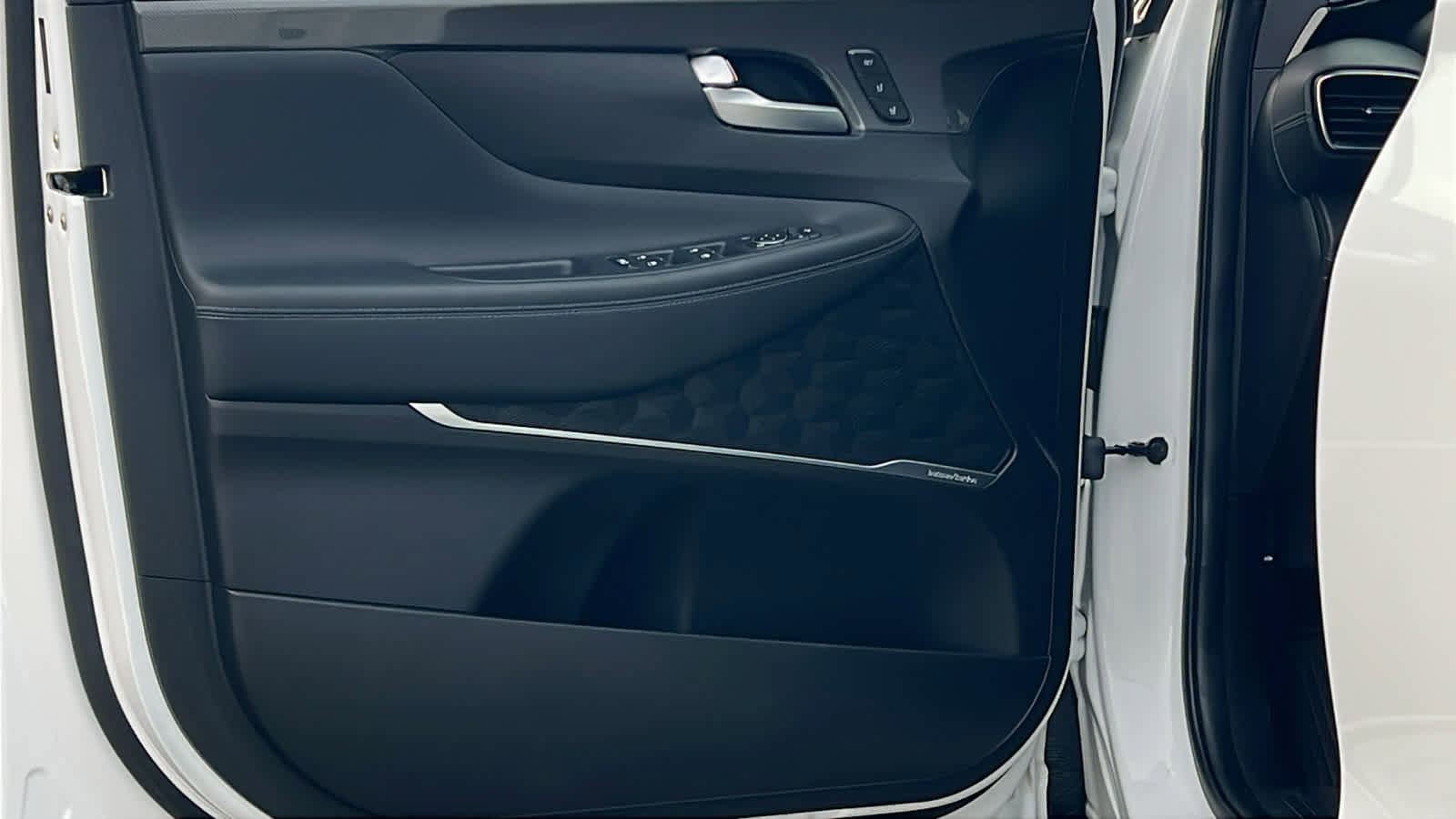 Used 2023 Hyundai Santa Fe Limited w/ Cargo Package image 23