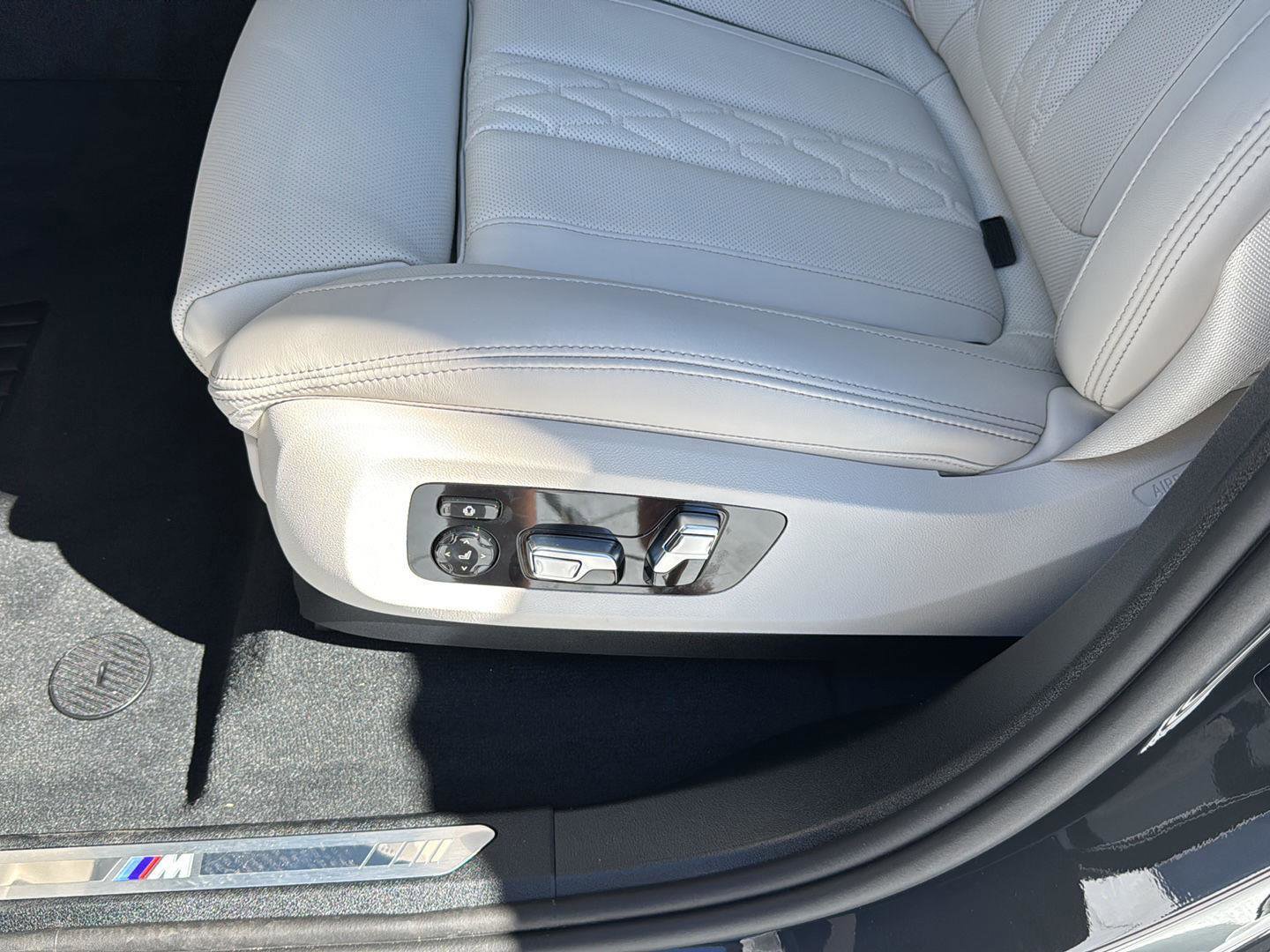 New 2026 BMW X5 xDrive40i w/ Executive Package image 30