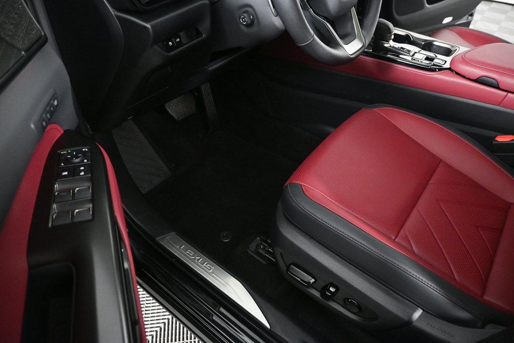 Used 2025 Lexus NX 300h AWD w/ Luxury Package image 7