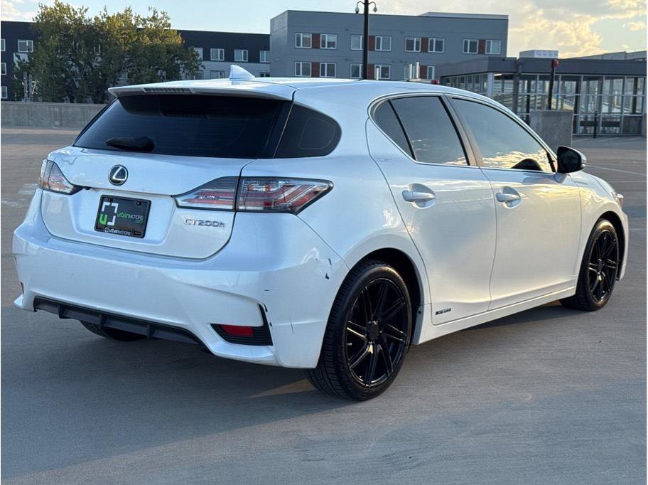 Used 2017 Lexus CT 200h image 8