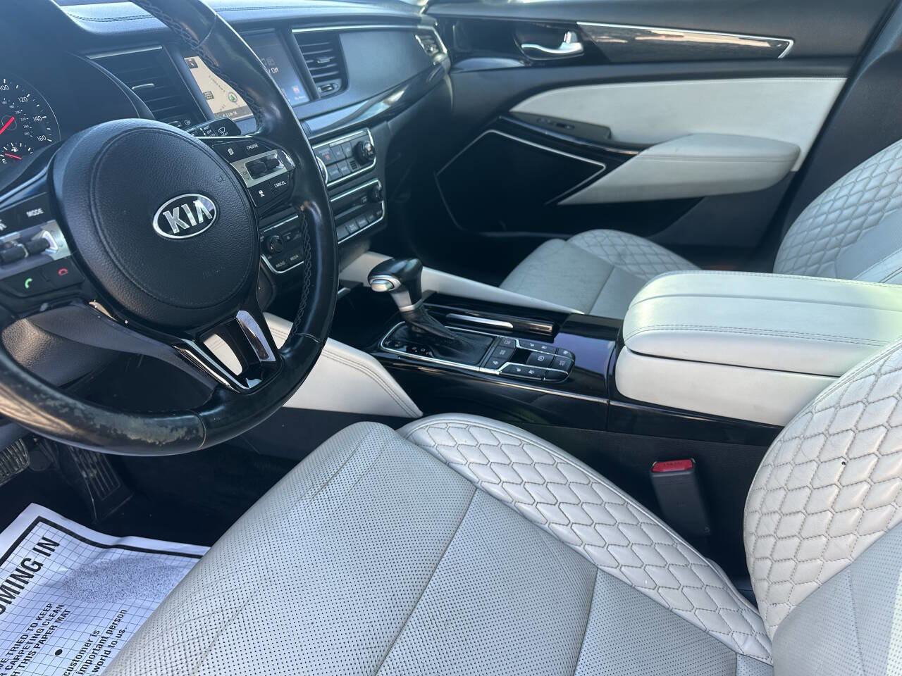 Used 2017 Kia Cadenza Limited image 3