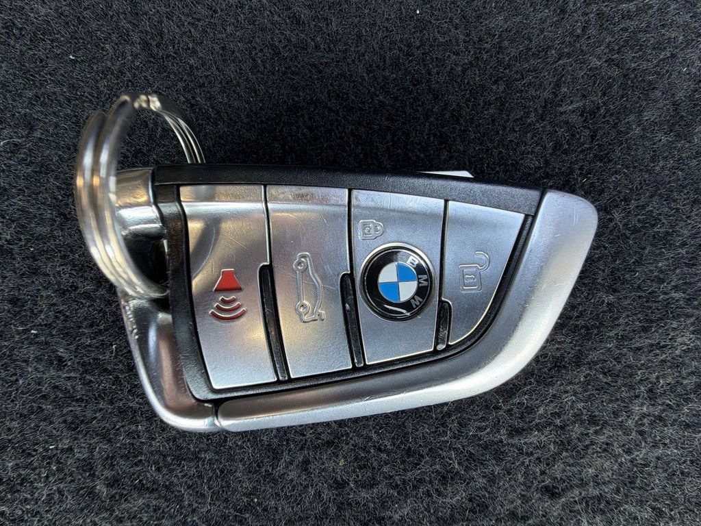 Used 2018 BMW 530e xDrive AWD/4WD image 28