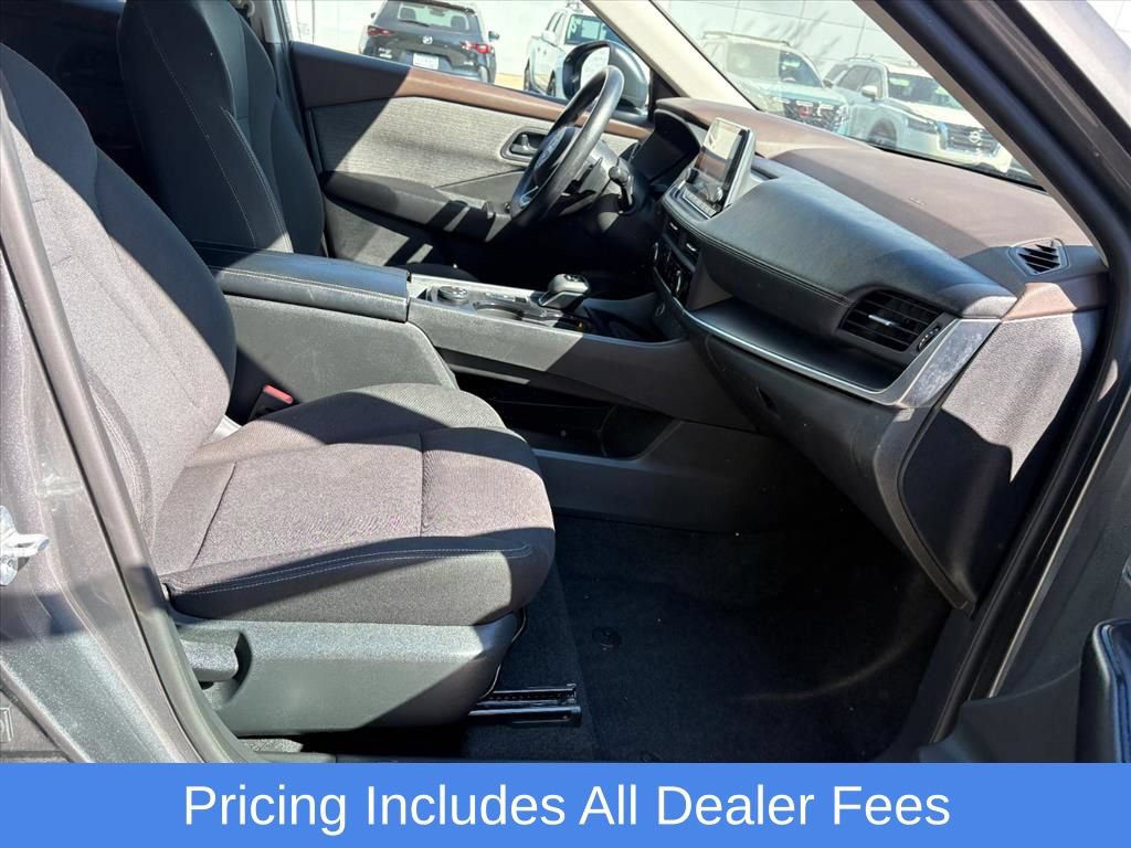 Used 2023 Nissan Rogue S AWD/4WD image 19