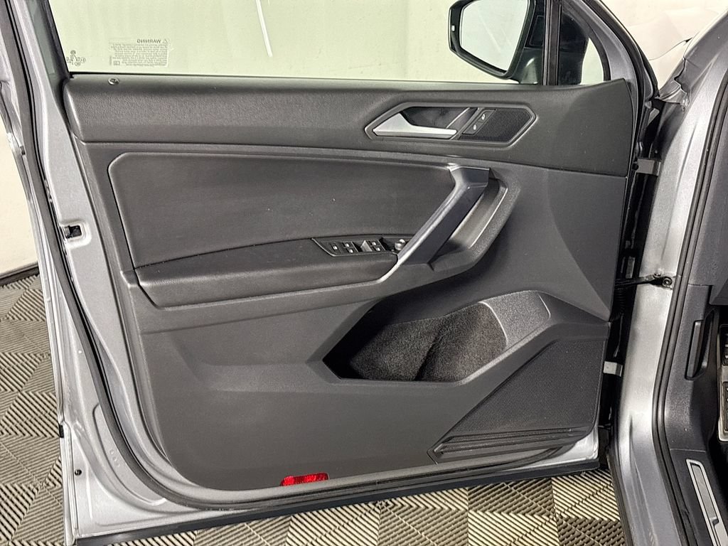 Used 2021 Volkswagen Tiguan SE AWD/4WD image 10