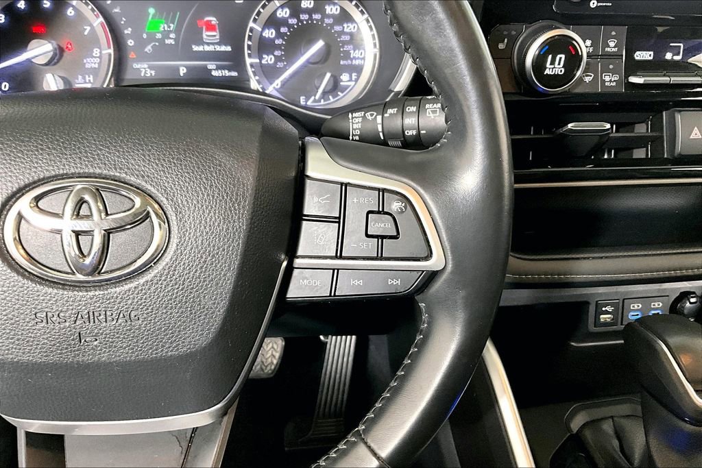 Used 2022 Toyota Highlander XLE image 19