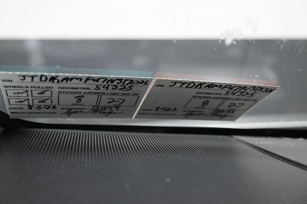 Used 2022 Toyota Prius LE FWD image 10
