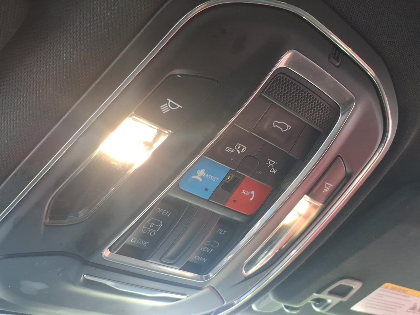 Used 2025 Jeep Grand Cherokee Altitude AWD/4WD image 19