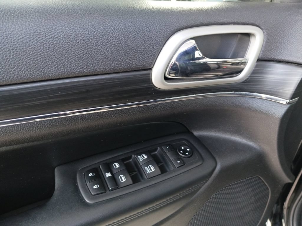 Used 2021 Jeep Grand Cherokee Limited w/ Sun & Sound Group RWD image 31