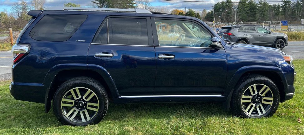 Used 2019 Toyota 4Runner Limited AWD/4WD image 9