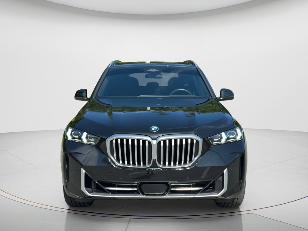 Used 2025 BMW X5 xDrive40i w/ Parking Assistance Package AWD/4WD image 2