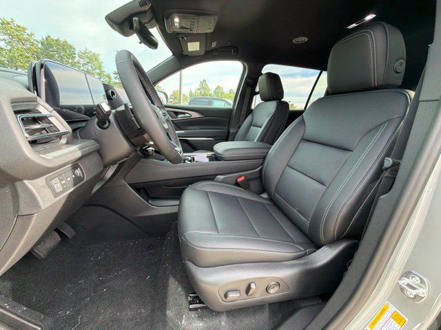 New 2027 Chevrolet Traverse LT w/ Midnight/Sport Edition AWD/4WD image 12
