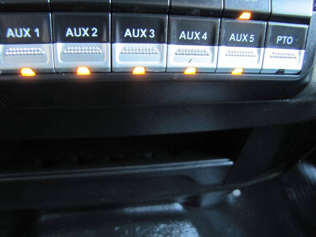 Used 2022 RAM 3500 Tradesman w/ Chrome Appearance Group AWD/4WD image 44