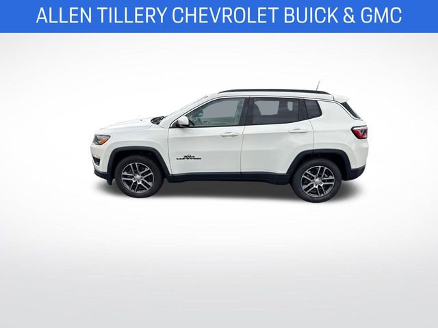 Used 2020 Jeep Compass Latitude image 2