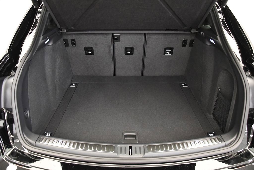 Used 2025 Porsche Macan image 54