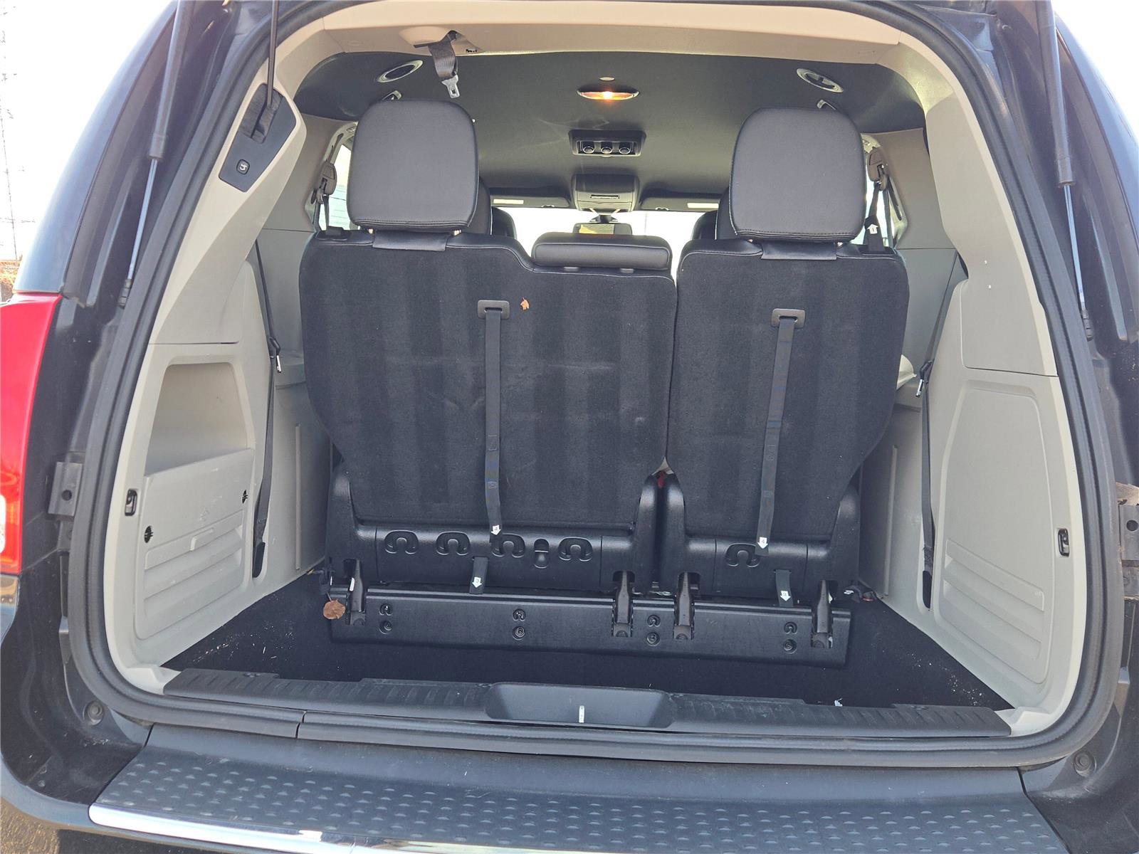 Certified 2019 Dodge Grand Caravan SXT image 20