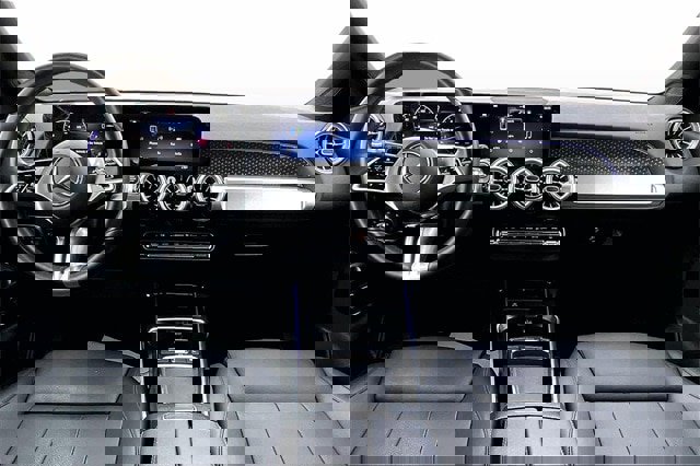 Used 2025 Mercedes-Benz GLB 250 250 image 10