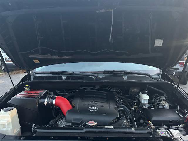 Used 2012 Toyota Tundra 4x4 CrewMax w/ Tow Pkg image 24