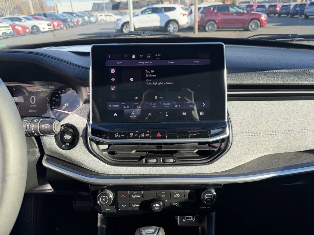 Used 2024 Jeep Compass Latitude image 19