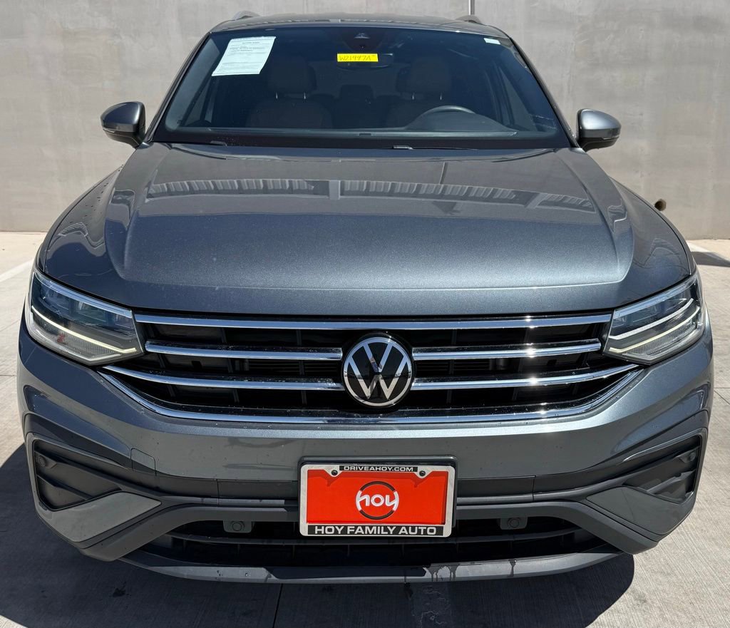 Used 2022 Volkswagen Tiguan SE FWD image 2