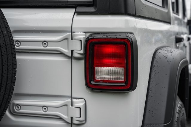 Used 2024 Jeep Wrangler Sport S image 14