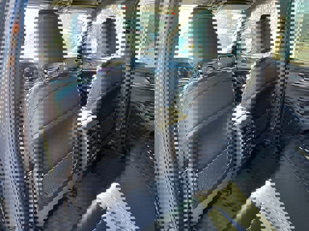 Used 2025 Jeep Grand Cherokee Limited image 16