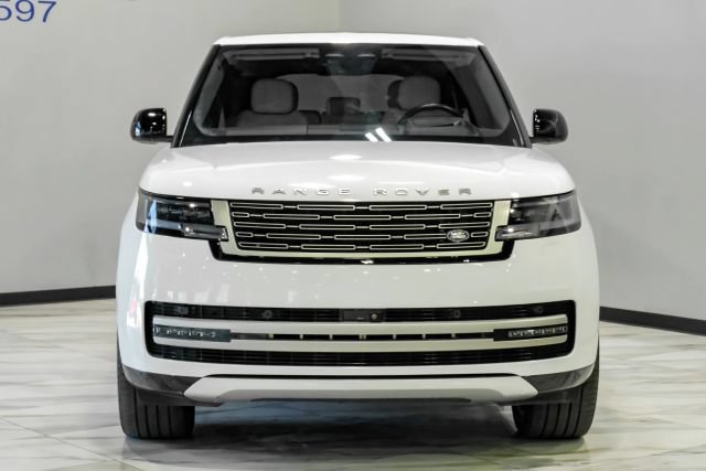 Used 2025 Land Rover Range Rover SE AWD/4WD image 7