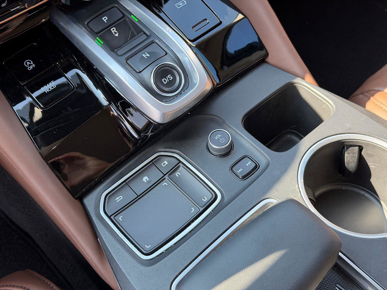 Certified 2024 Acura MDX FWD w/ Technology Package image 8