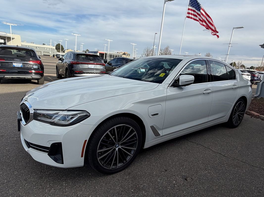 Used 2023 BMW 530e xDrive image 3
