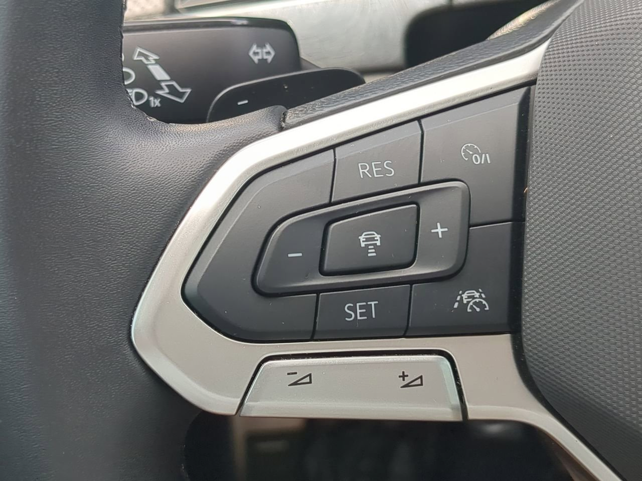 Used 2024 Volkswagen Atlas Peak Edition SEL AWD/4WD image 23