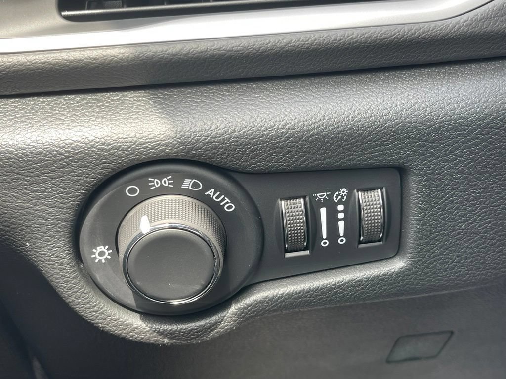 New 2027 Chrysler Pacifica LX FWD image 48