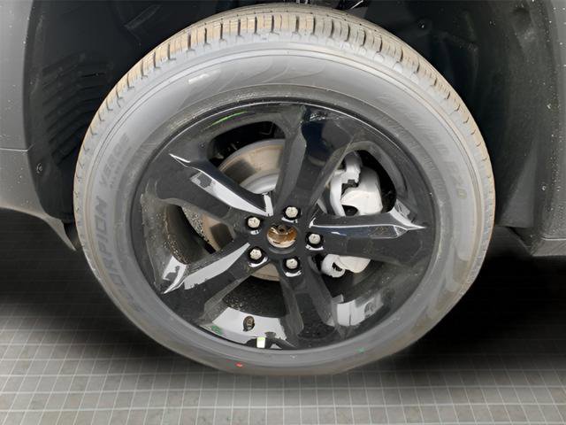 New 2025 Jeep Grand Cherokee Limited w/ Black Appearance Package image 11