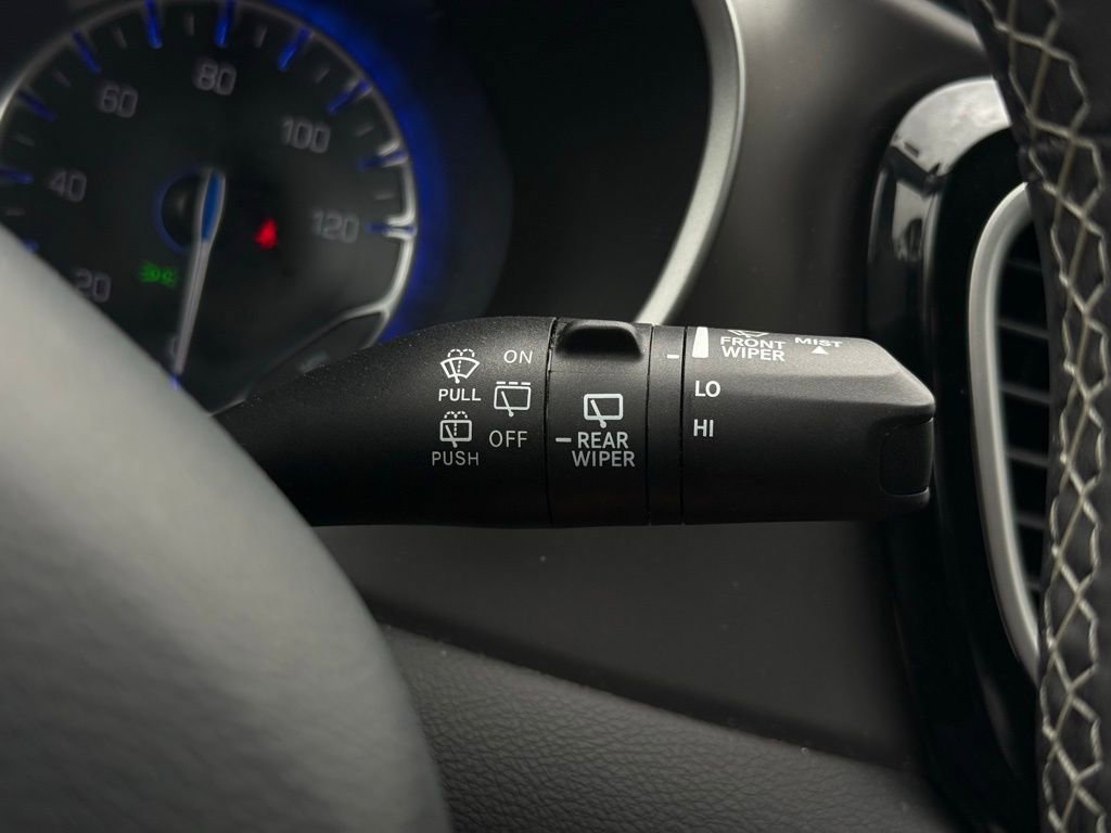 Used 2025 Chrysler Pacifica Select FWD image 26